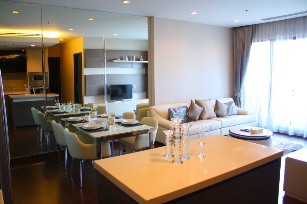 ให้เช่าคอนโดรัชดา ห้วยขวาง : 2beds on high floor for rent