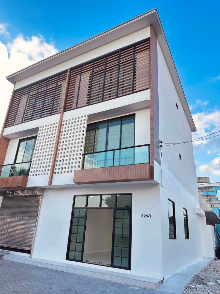 For SaleHome OfficeChaengwatana, Muangthong : LAST UNIT closes phase before starting a new phase...Special offer for HOME OFFICE, modern design, with usable area of ​​174 square meters.