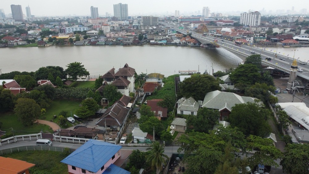 ขายที่ดินพระราม 5 ราชพฤกษ์ บางกรวย : ขายที่ดินติดแม่น้ำ ทำเลทอง ใกล้สะพานพระราม 4 พร้อมวิวสวยๆ เหมาะสำหรับสร้างบ้านหรือธุรกิจ!