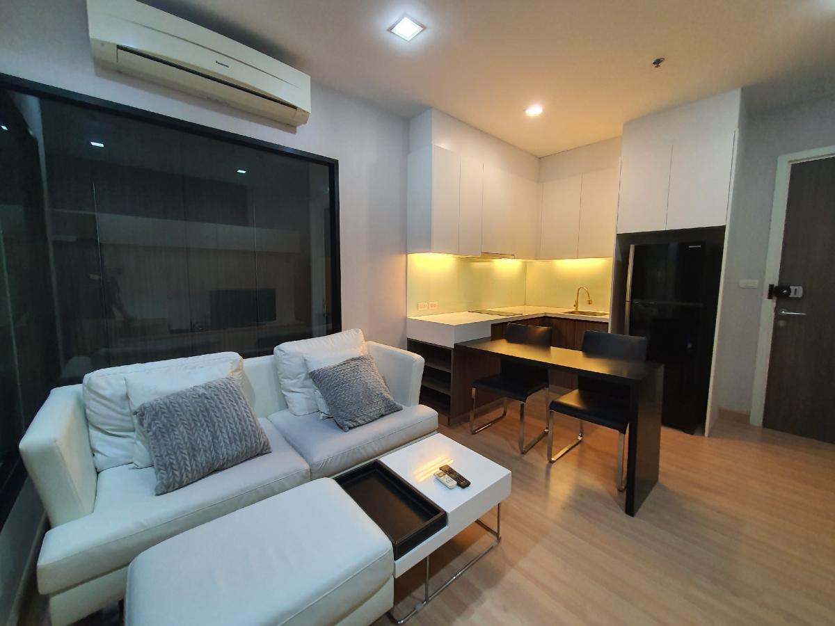 ให้เช่าคอนโดวงเวียนใหญ่ เจริญนคร : ให้เช่า Urbano Absolute Sathon Taksin 1 bed. 37 sqm ห้องใหญ่ คอนโดสวย บรรยากาศดี