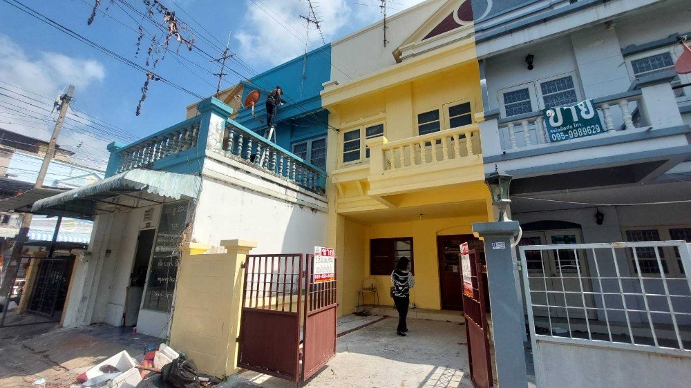 For SaleTownhomeMin Buri, Romklao : For sale: Phatthawan Village, Soi Chueamsamphan 17, 2-storey townhouse, Nong Chok (N.748)