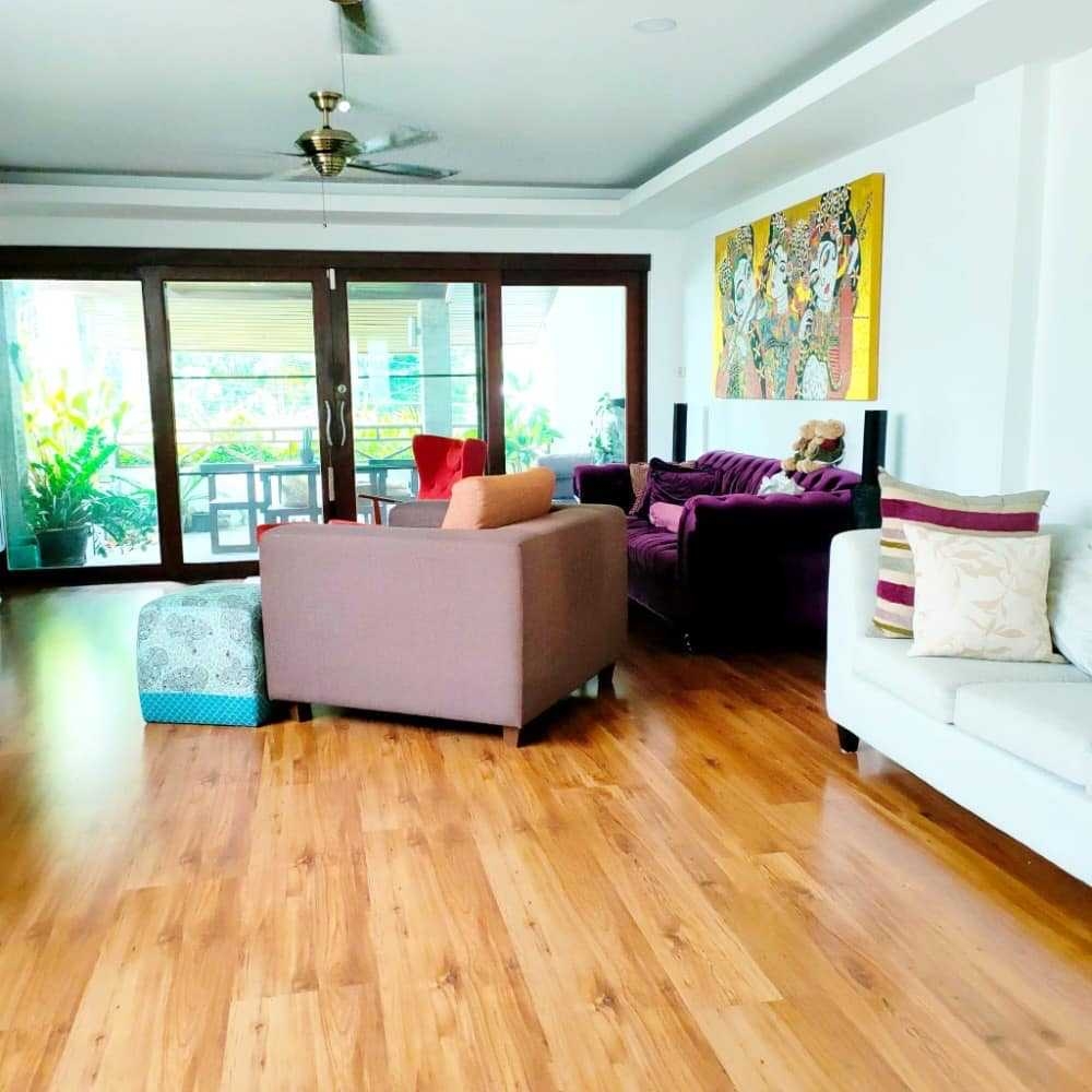 ให้เช่าทาวน์เฮ้าส์/ทาวน์โฮมสุขุมวิท อโศก ทองหล่อ : LTHC11221-Townhouse FOR RENT in Ekkamai Soi 10 Size 400 sqm. 4 beds 4 baths Near BTS Ekkamai Station. ONLY 85K/Month