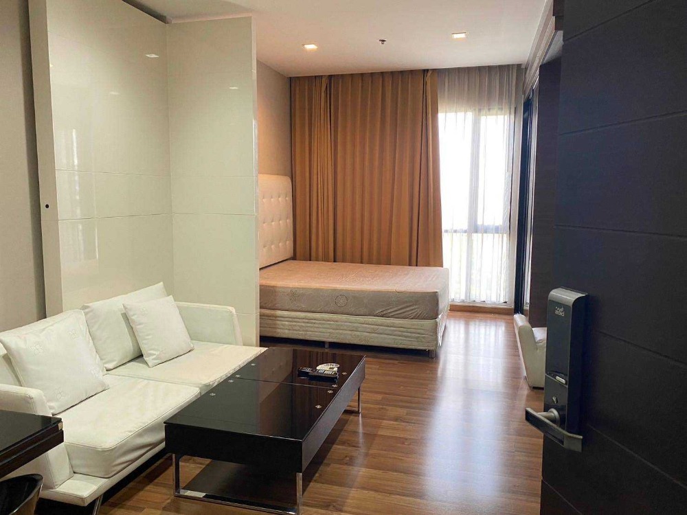 ให้เช่าคอนโดรัชดา ห้วยขวาง : Ivy Ampio for rent 1 Studio. Closed to Rama 9 MRT station