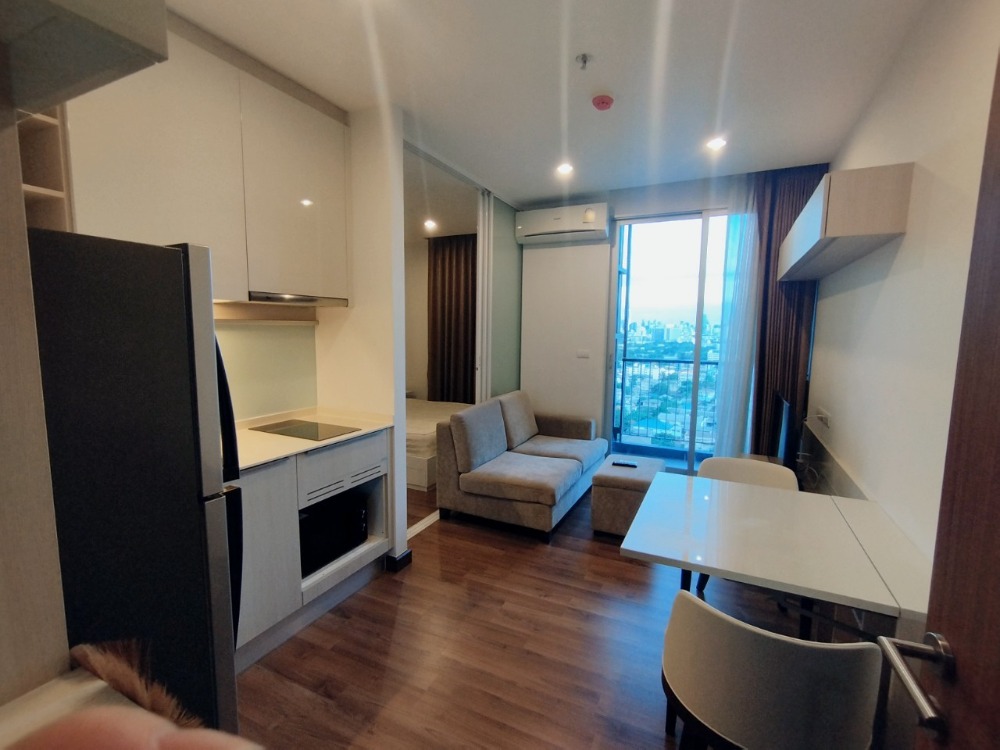 For RentCondoBang Sue, Wong Sawang, Tao Pun : Beautiful room for rent, condo next to the train, Chewathai Interchange, next to MRT Tao Poon / 2 bedrooms, 2 bathrooms, size 59 sq m, price only 21,000 baht