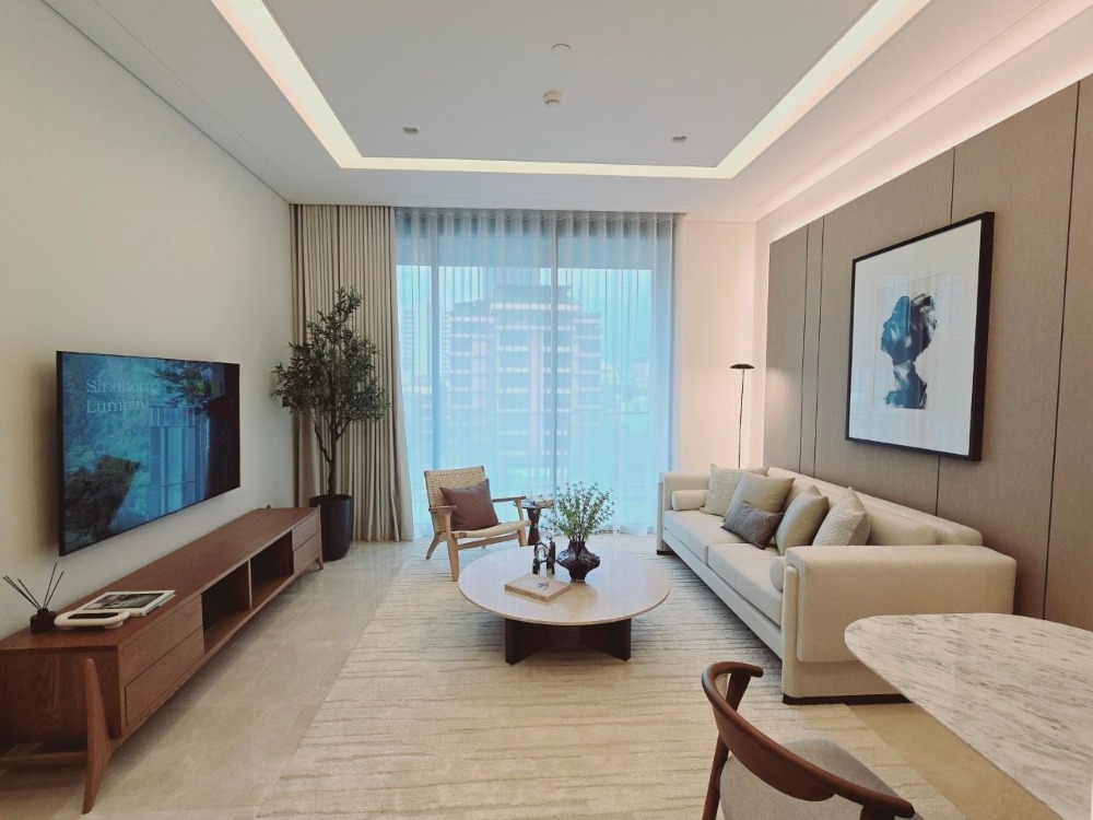 ขายคอนโดวิทยุ ชิดลม หลังสวน : Hurry! ⏳ A super rare item at The Residences at Sindhorn Kempinski , 2 bedrooms , new brand  with luxury decoration , located next to Velaa Community Mall .