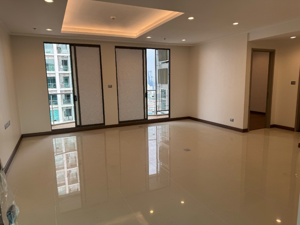 ขายคอนโดสุขุมวิท อโศก ทองหล่อ : BEST PRICE sale cut loss!!! การันตีราคาถูกสุดในตึก Thai/Foreigner quota 3 bed 2 bath HIGH floor 20+ only 15,880,000 thb