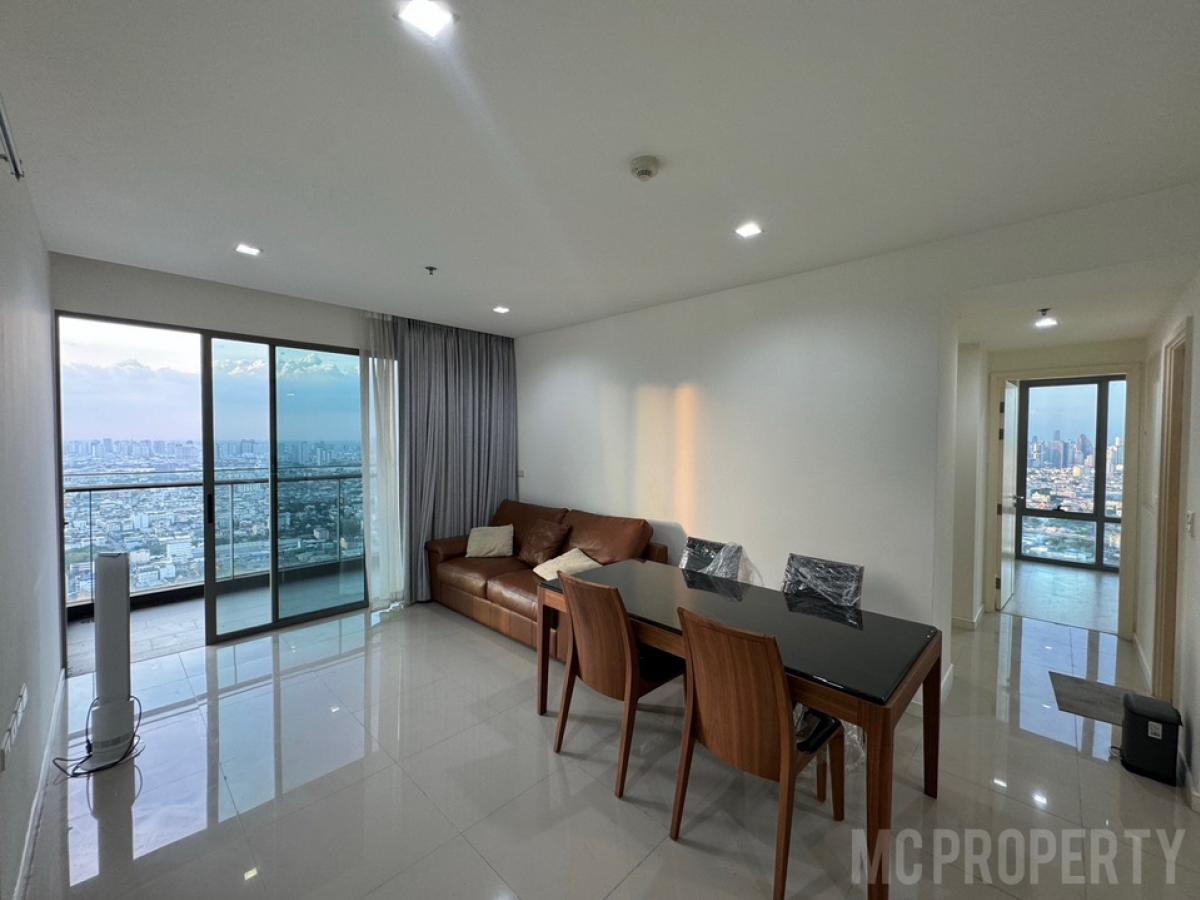 ขายคอนโดพระราม 3 สาธุประดิษฐ์ : The Highest 2 bedroom (51st floor!!) at Starview Rama3 77sqm Best Panoramic Chaopraya river view for sale only 9Mb please contact MC Property Line/Tel: 0816878954