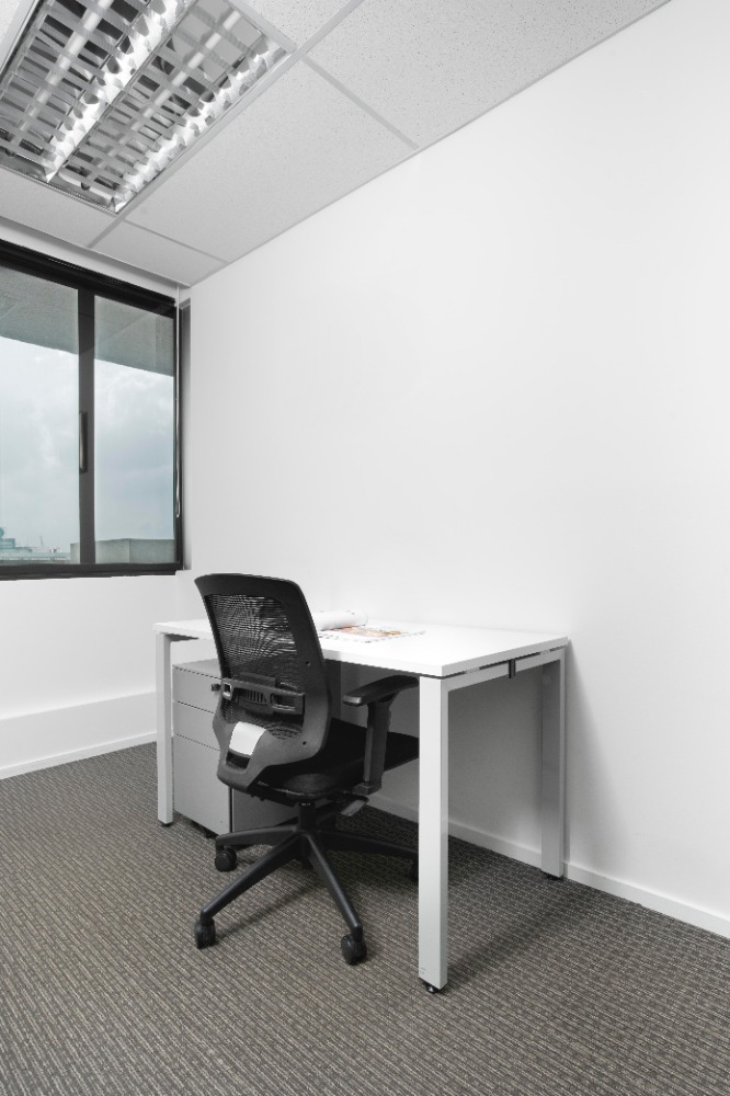 ให้เช่าสำนักงานบางนา แบริ่ง ลาซาล : Professional office space in Regus Bangna Tower on fully flexible terms