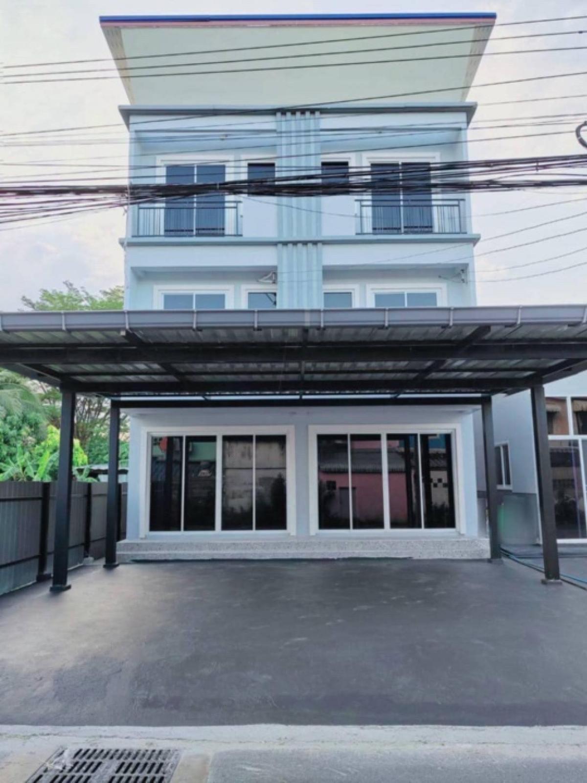 For RentHome OfficeBangna, Bearing, Lasalle : For rent: Home office (Office, Studio, Live) Bangna, near Central Bangna, Mega Bangna, multiple parking spaces, can register a company