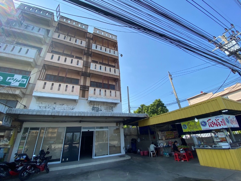 For SaleShophouseNonthaburi, Bang Yai, Bangbuathong : Ready to negotiate price!! Selling 2 shophouses on the main road, Nakhon In, 4 floors, convenient transportation, near the main road, Ratchaphruek-Rama 5 roundabout and Kanchanaphisek, good location, suitable for business or renting, area size 82.2 square