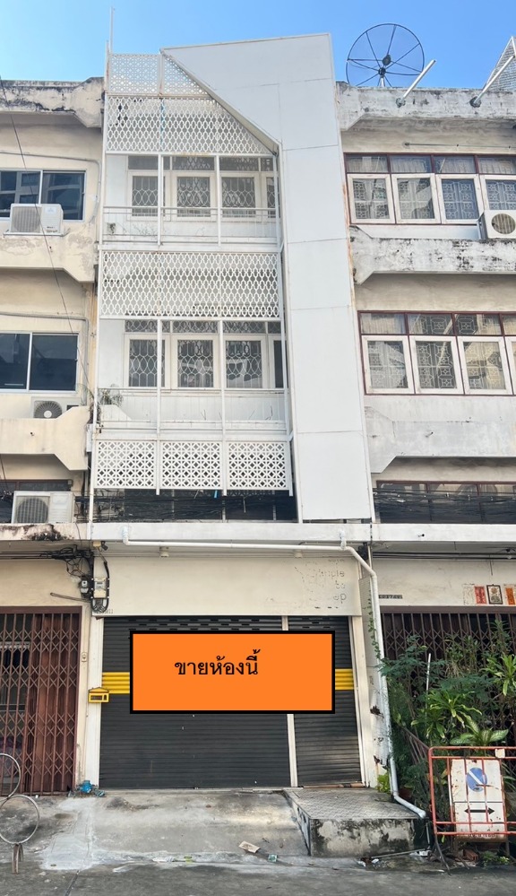 For SaleShophouseSapankwai,Jatujak : Commercial building for sale, Phahon Yothin 15, near BTS Saphan Khwai, Chatuchak