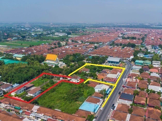 For SaleLandNonthaburi, Bang Yai, Bangbuathong : This price is no longer available!!! Land for sale with 3 buildings in Nonthaburi, Wat Lat Pla Duk Road, Soi Pruksa 3, area 2 rai 72.5 square wah, quiet location, lots of space, shady air, suitable for demolition to build a residence, near Kanchanaphisek