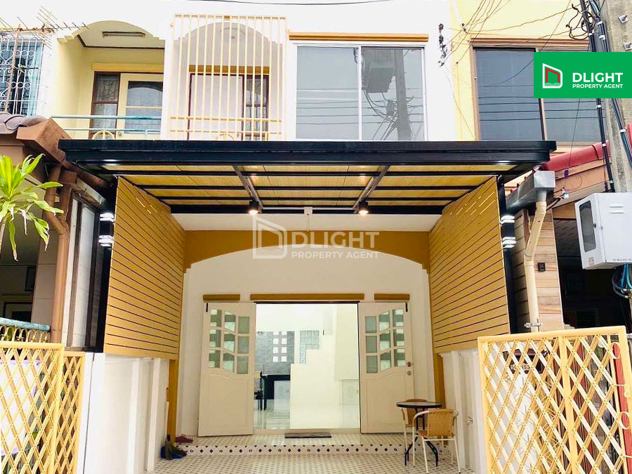 For SaleTownhouseNawamin, Ramindra : Urgent sale! 3-storey townhouse, Suphawan Village, Hathairat, newly renovated, ready to move in, 18 sq.w., 4 bedrooms, 2 bathrooms, parking for 1 car, some furniture included, nice atmosphere, good location, near the BTS, special price 2.20 million baht