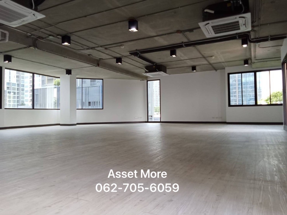 For RentHome OfficeSukhumvit, Asoke, Thonglor : (For urgent rent) Office space (Thonglor), size 137 square meters, near Thonglor BTS, Watthana District