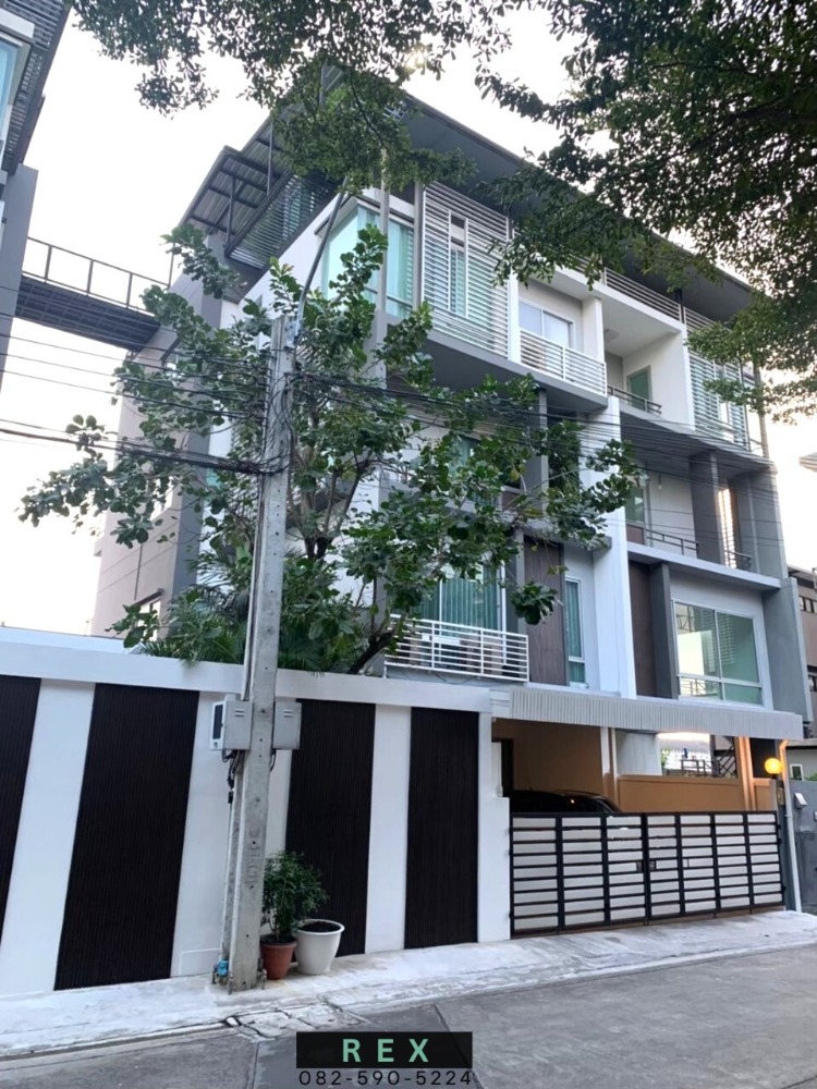 For SaleHome OfficeRatchadapisek, Huaikwang, Suttisan : For sale: Home office, Soi Saha Pramul, Huai Khwang, Ratchada, Huai Khwang, Pracha Uthit - 5 floors, usable area 1,000 sq m.