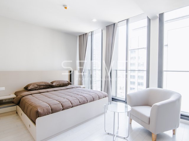 For RentCondoWitthayu, Chidlom, Langsuan, Ploenchit : 🔥35K🔥 - Large room Studio with Partition Cozy & Homey Style  Perfect Location BTS Phloen Chit at Noble Ploenchit Condo / Condo For Rent