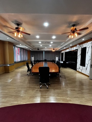 For RentOfficeYothinpattana,CDC : For rent, 5-storey building, near the expressway, Town in Town, Lat Phrao, Pradit Manutham, decorated and ready to use, suitable for a beauty clinic, office, near MRT Lat Phrao 71, near the expressway, Town in Town