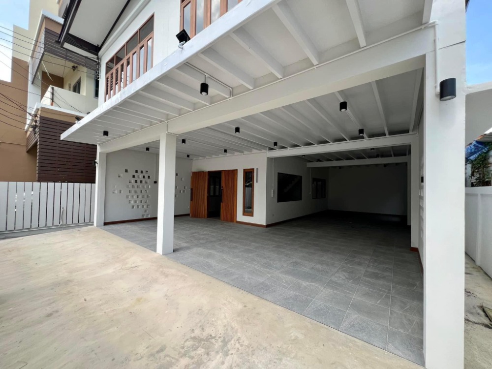 For RentHome OfficeSukhumvit, Asoke, Thonglor : LTHC11232–Commercial Home office FOR SALE 2 area 2 baths 1 room size 50 Sqw. Near BTS Bang Chak Station ONLY 14 MB