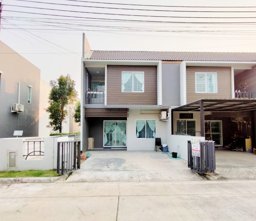 For RentTownhouseNonthaburi, Bang Yai, Bangbuathong : For sale/rent urgently, The Colors Bang Bua Thong-340, corner plot, wide frontage, parking for 2 cars, 27.1 sq m. Owner selling himself.