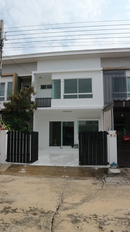 For SaleTownhouseRathburana, Suksawat : Urgent sale, 2-storey townhouse, Indy Pracha Uthit (2) INDY PRACHAUTHIT (2) (18.1 sq m.) Pracha Uthit 90 Thung Khru