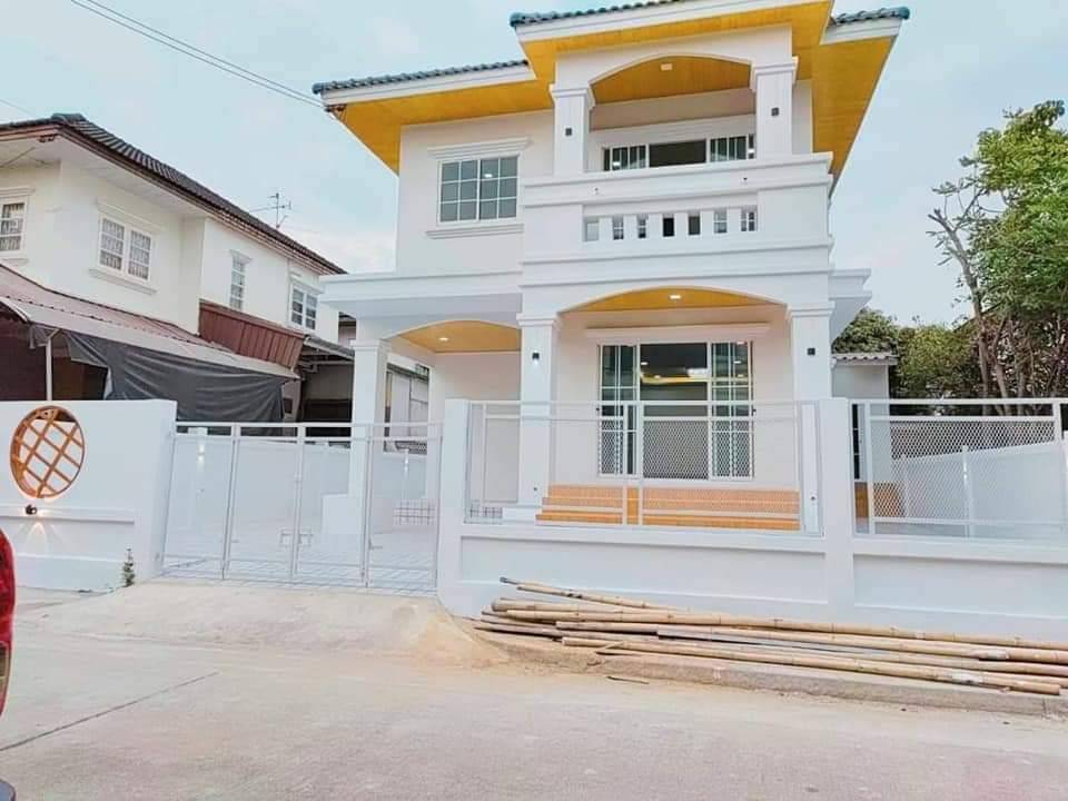 For SaleHouseMin Buri, Romklao : 2-storey detached house. This house is comfortable to live in, very shady. Suwinthawong 11 Housing Village, Saen Saep, Min Buri, Rom Klao, Lat Krabang, Nimit Mai, Ramkhamhaeng