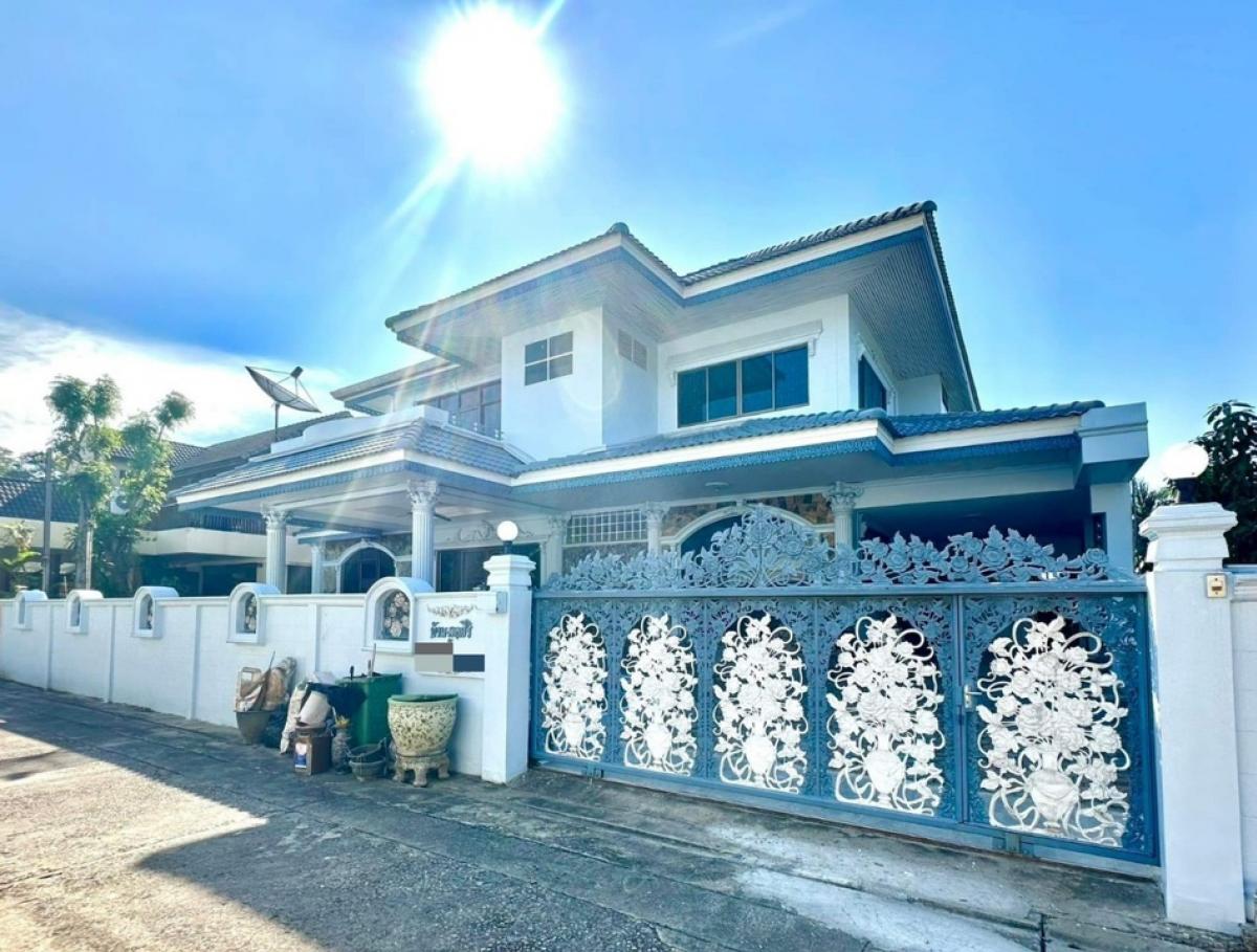 For RentHousePinklao, Charansanitwong : RENT: Property code H1629🏠2-storey single house, European style, luxurious and classy, ​​next to VELO Plaza.