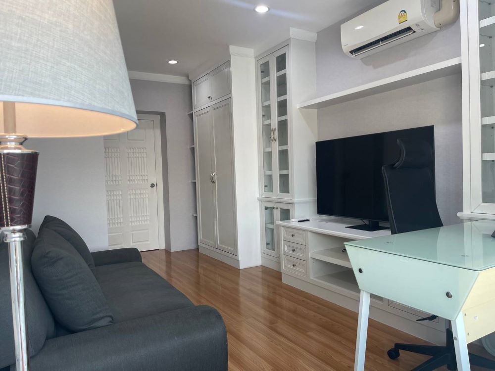 For RentCondoSiam Paragon ,Chulalongkorn,Samyan : Condo for rent, Chamchuri Residence, 9th floor, size 100 sq m., next to MRT Sam Yan Station, Pathum Wan, Bangkok