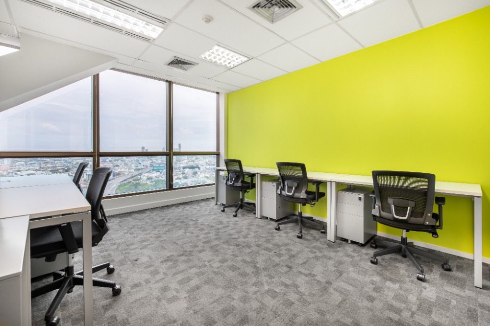 For RentSilom, Saladaeng, Bangrak : Book a reserved coworking spot or hot desk in Regus Chartered Square