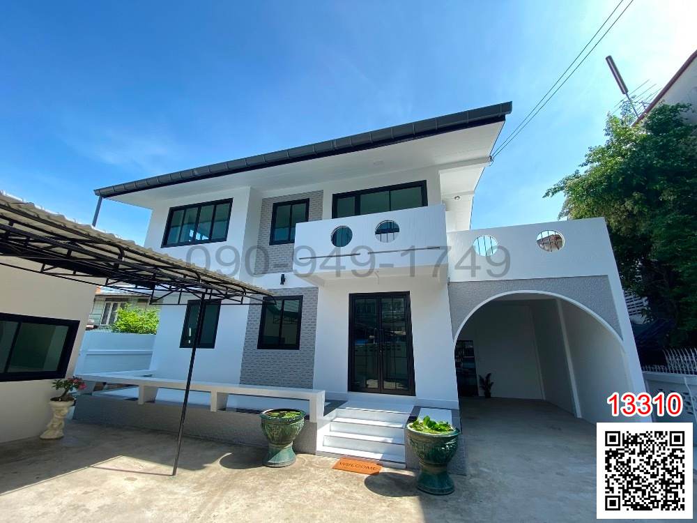 For RentHouseNakhon Pathom : For rent: 2-storey detached house in the heart of Nakhon Pathom. Newly renovated white house, suitable for home office, cafe, beauty nursery, spa.