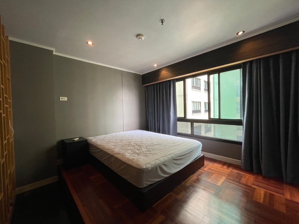 For SaleCondoThaphra, Talat Phlu, Wutthakat : LPN Place Ratchada Tha Phra, beautiful room with pool view, renovated, selling cheaply for only 1.9 million!