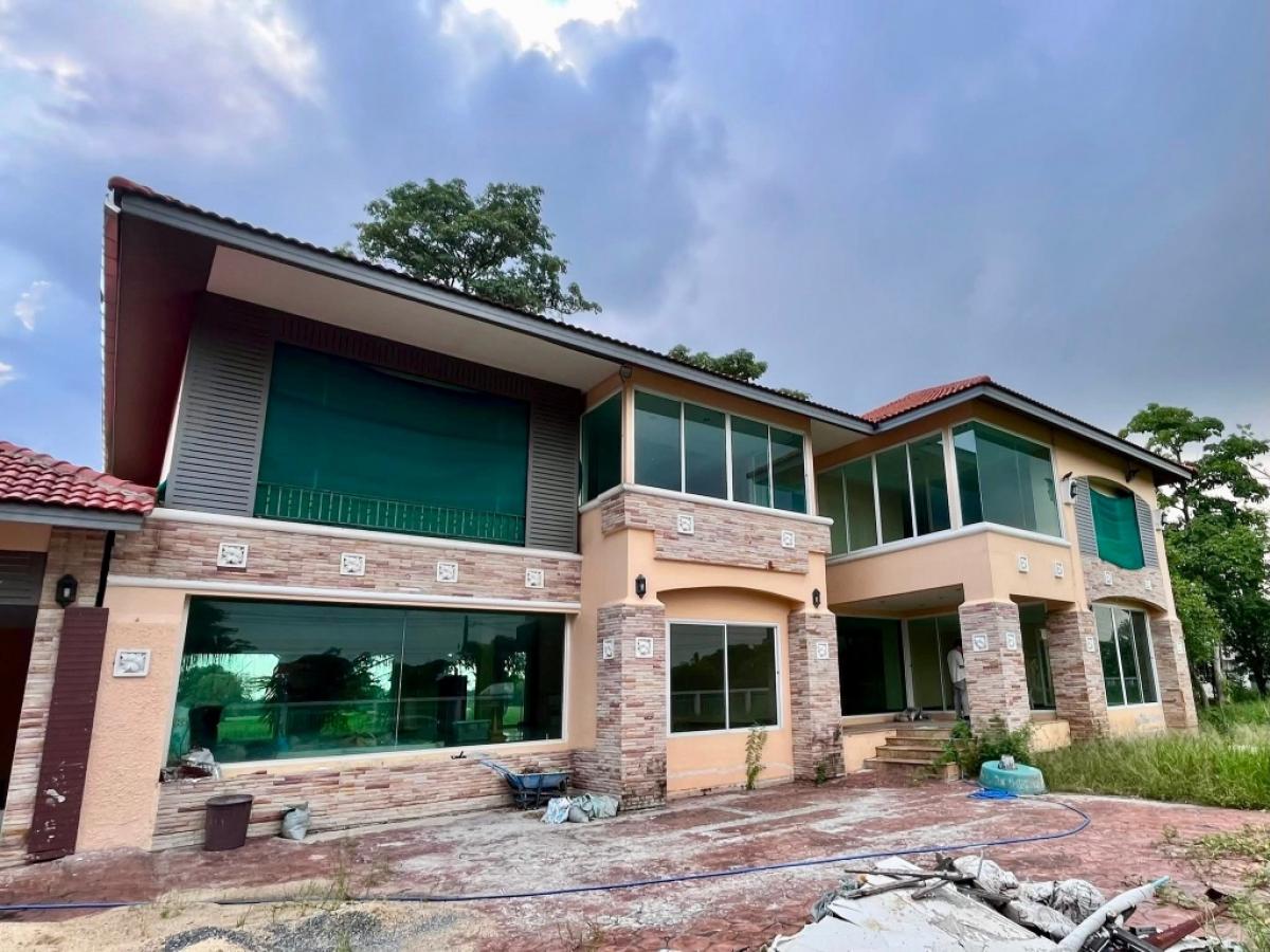 For RentHouseMin Buri, Romklao : For rent 🔥 Mansion/single house (very large) in Min Buri area, next to a golf course, very good atmosphere (Krisdanakorn Village 25, very large house)