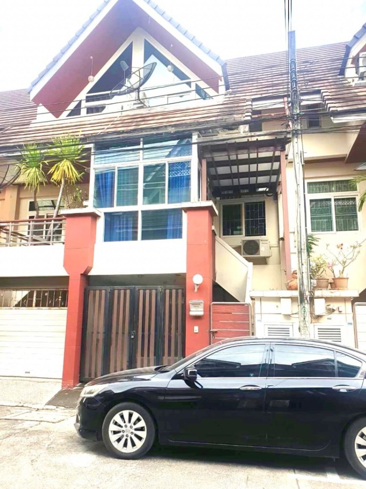 For RentTownhouseLadprao101, Happy Land, The Mall Bang Kapi : For rent: 3-storey townhouse, Lat Phrao 87