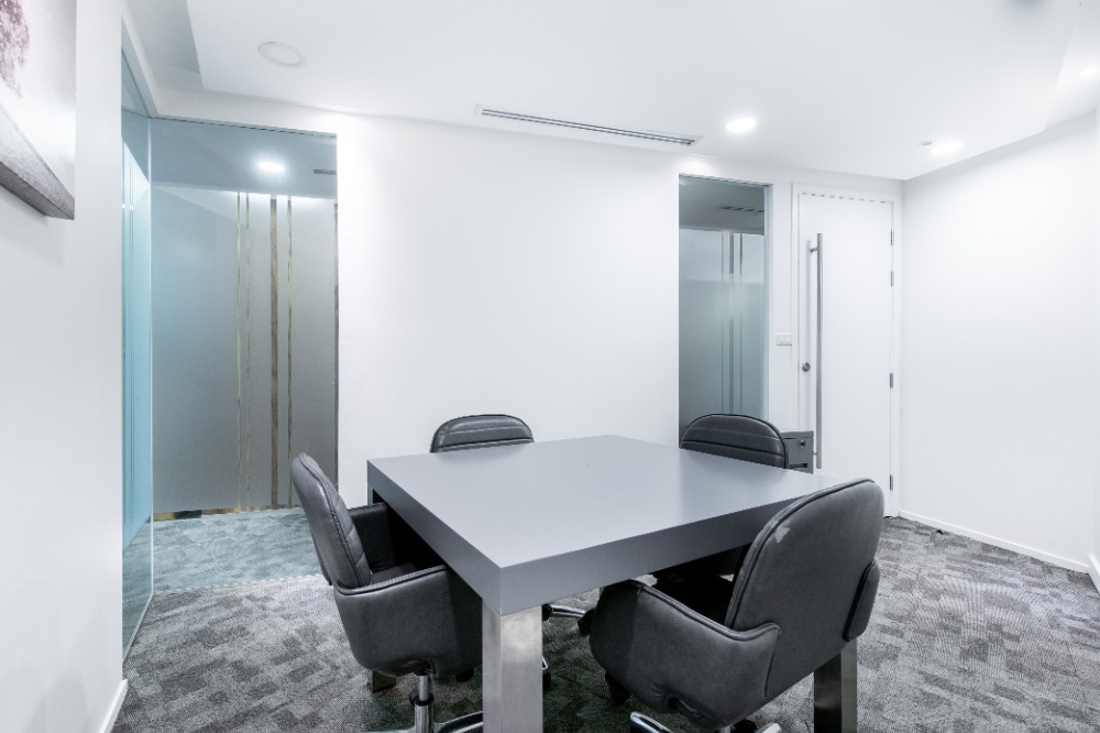 For RentOfficeSilom, Saladaeng, Bangrak : Fully serviced private office space for you and your team in Regus Chartered Square