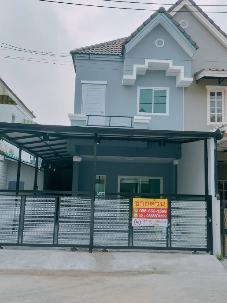 For SaleTownhousePathum Thani,Rangsit, Thammasat : For sale: 2-storey corner townhouse, Lally Ville Village, Lam Luk Ka-Khlong 3, area 25.5 sq m, 2 bedrooms, 2 bathrooms, renovated, price 2,090,000 baht. Interested, contact 085-550-1599.