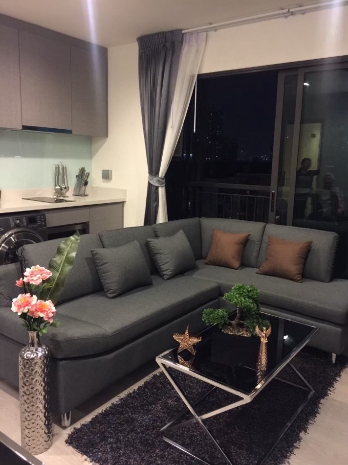 For RentCondoSukhumvit, Asoke, Thonglor : Condo For Rent | Corner Room The Best Value In The Project “Rhythm Sukhumvit 36-38” 47 Sq.m. Near BTS Thonglor