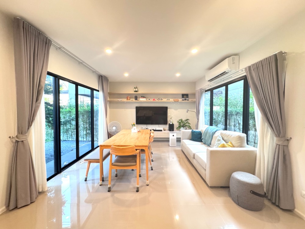 For RentHouseNawamin, Ramindra : 🔴60,000฿🔴🏘🏠 Single house, Noble Gable Watcharapol ✅ Beautiful house, good location, near shopping malls 🎉🎉 Happy to serve 🙏 Interested, please contact 𝙇𝙄𝙉𝙀 (very fast response): 📱 Property code 6711-2308 📱: Line ID: @bbcondo88