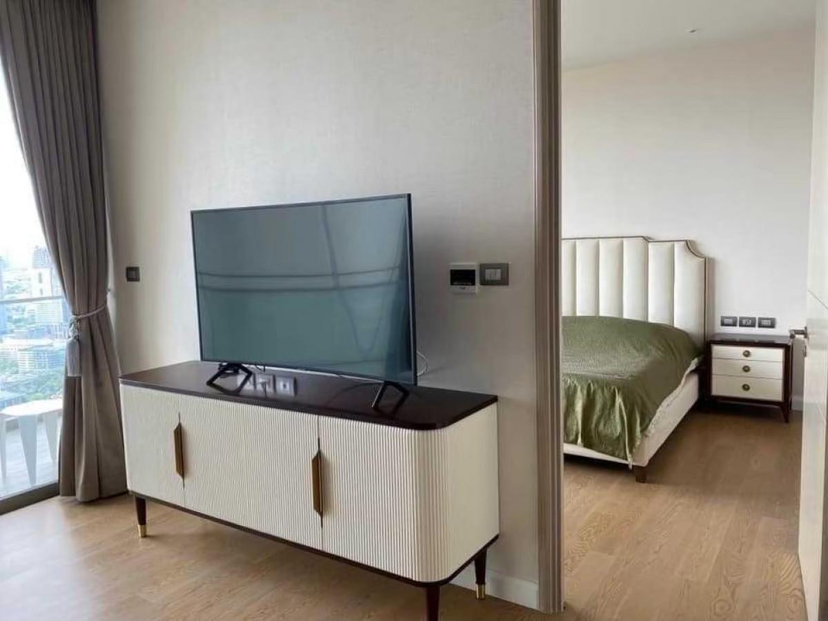 ให้เช่าคอนโดวงเวียนใหญ่ เจริญนคร : Available (L2331) : Magnolias waterfront 1 Bedroom 61 Sq.m Floor 1x65,000 THB