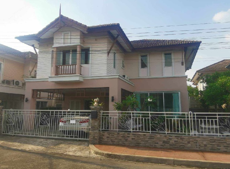 For RentHouseNawamin, Ramindra : For Rent, 2-storey detached house for rent, Parinya Da Village, Chalongrat, on Pradit Manutham Road (along Ram Intra Expressway) / Pradit Manutham Soi 23 / Beautiful house, fully furnished, Fully Furnished / Living