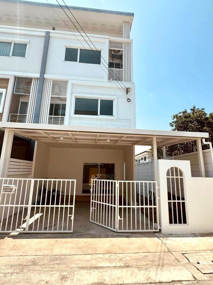 For RentTownhousePattanakan, Srinakarin : For rent! 3-storey townhouse, Villette City, Phatthanakan 38, near Thonglor-Ekkamai