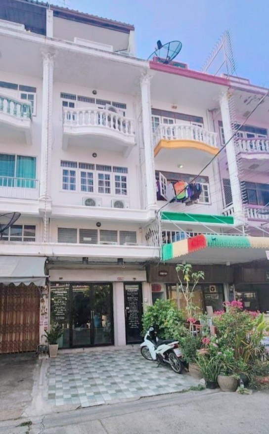 For SaleHotel&Apartment BusinessPinklao, Charansanitwong : For sale: Hostel, Apartment, Charan 33, decorated, ready to operate, MRT Sam Yaek Fai Chai, 100 meters.