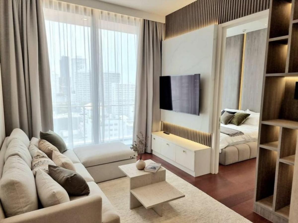 For RentCondoSukhumvit, Asoke, Thonglor : 💕 KHUN by YOO Soi Thonglor has a balcony for drying clothes, Thonglor Road view 💕 KHUN by YOO 1 Bed 1Bath 50 sq.m. Interested, call 099-263-6615 or 085-554-9989