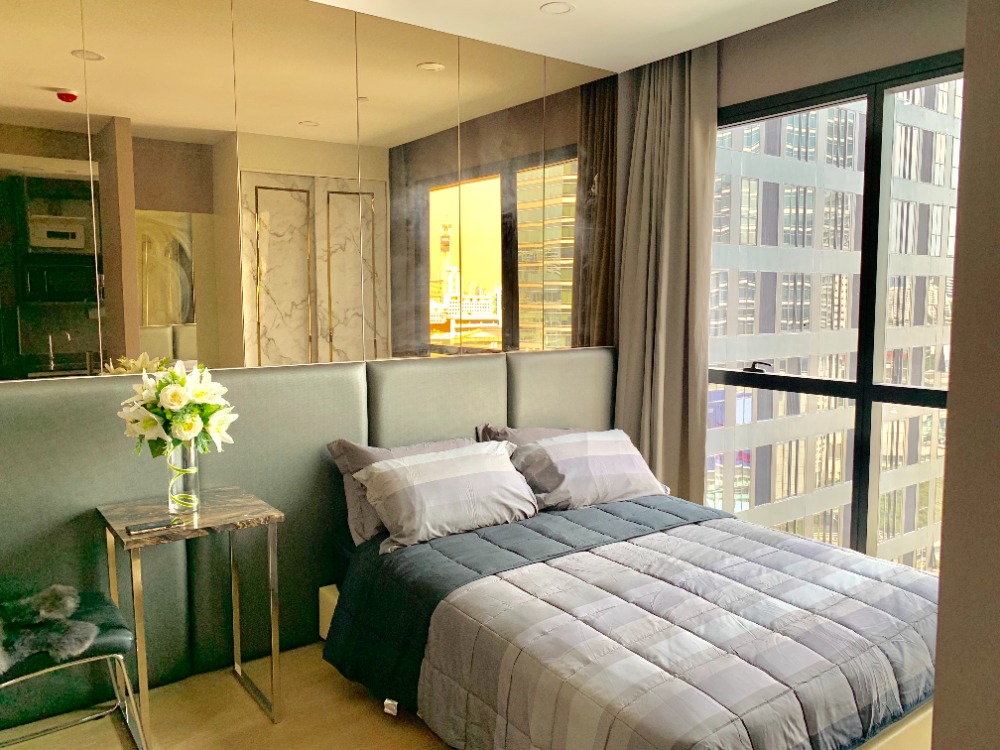 For SaleCondoSiam Paragon ,Chulalongkorn,Samyan : Ashton Chula Silom【𝐒𝐄𝐋𝐋】🔥A beautifully decorated condo in a modern luxury style. Fully furnished to meet every lifestyle. Ready to move in🔥 Contact Line ID: @hacondo