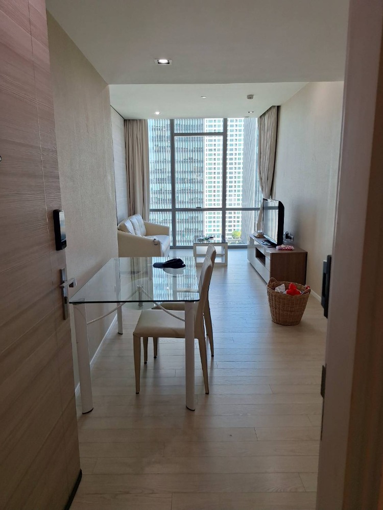 For RentCondoSukhumvit, Asoke, Thonglor : The Room Sukhumvit 21 Condominium Luxury Room for Rent