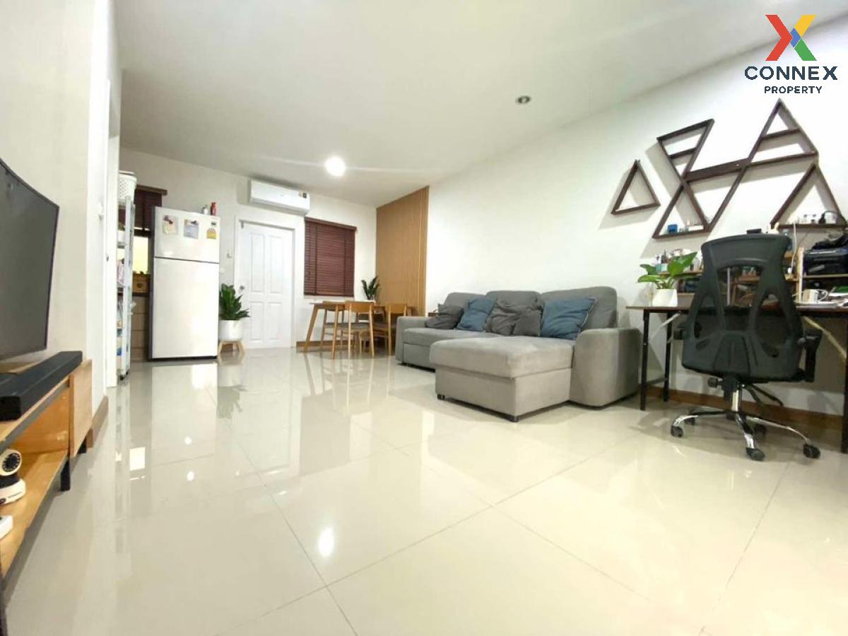 For SaleTownhousePathum Thani,Rangsit, Thammasat : For Sale Townhouse/Townhome  , The Trust Town Wongwaen - Lamlukka , Bueng Kham Phoi , Lam Luk Ka , Pathum Thani , CX-111021