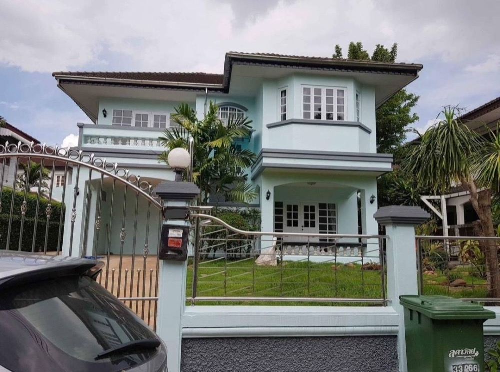 For RentHouseSamut Prakan,Samrong : For rent: 2-storey detached house, Sri Dan, 102 sq m, 4 bedrooms, 7 air conditioners, maid's room, near the Sri Dan BTS station, Foodland, Big C, Makro Srinakarin, Sikarin Hospital *Pets allowed*