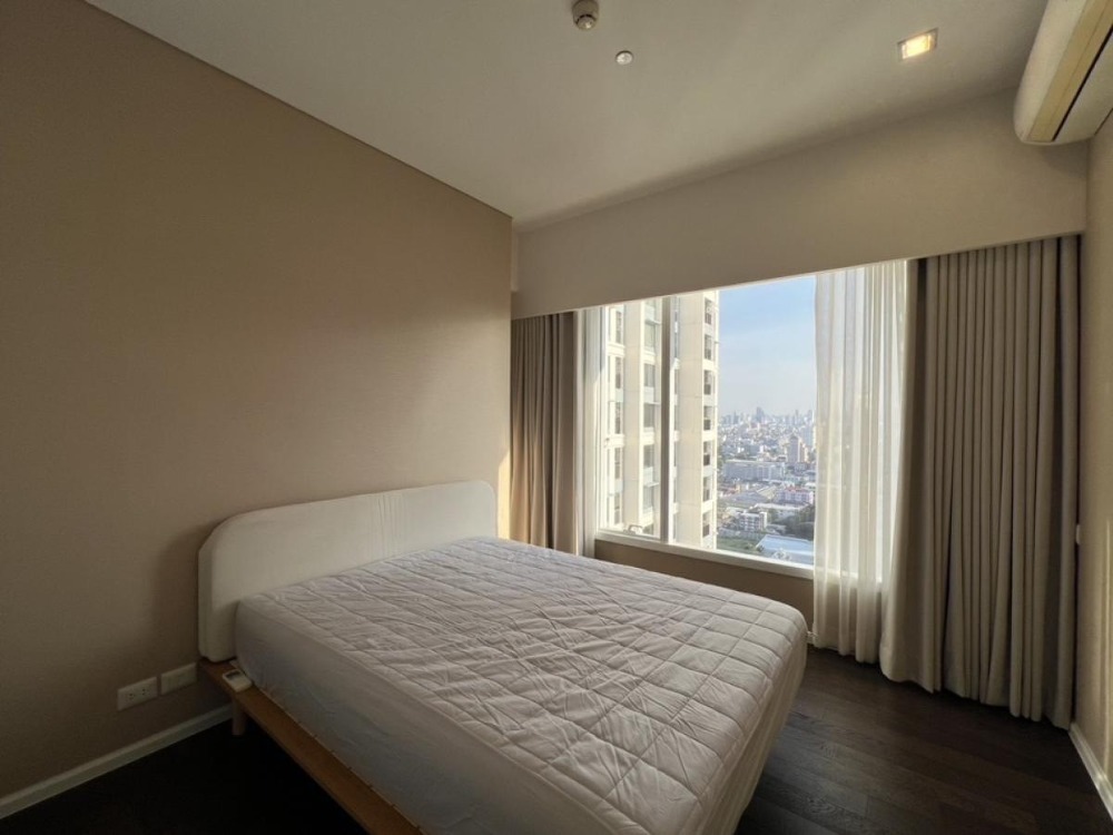 For SaleCondoLadprao, Central Ladprao : S-TRSD110  Condo for sale, The Saint Residences, 28th floor, 2 bedrooms, 54 sqm. 5.9 million, 064-959-8900