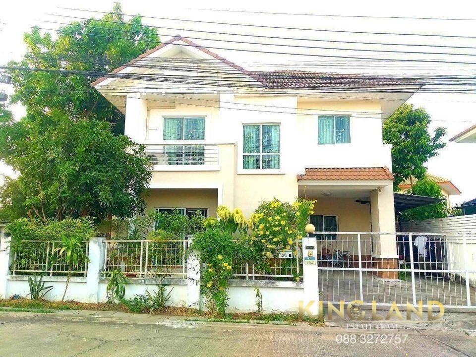 For RentHouseSeri Thai, Ramkhamhaeng Nida : Single house for rent, 50 sq.w., Ramkhamhaeng, Krungthep Kreetha (Soi Mistine), near Suvarnabhumi Airport, Sukhapiban 3, Mistine, Ratchadaphisek #Pets allowed, house on main road, 6 meter wide road, corner house 📣 Rent 27,000 baht/month, including common 