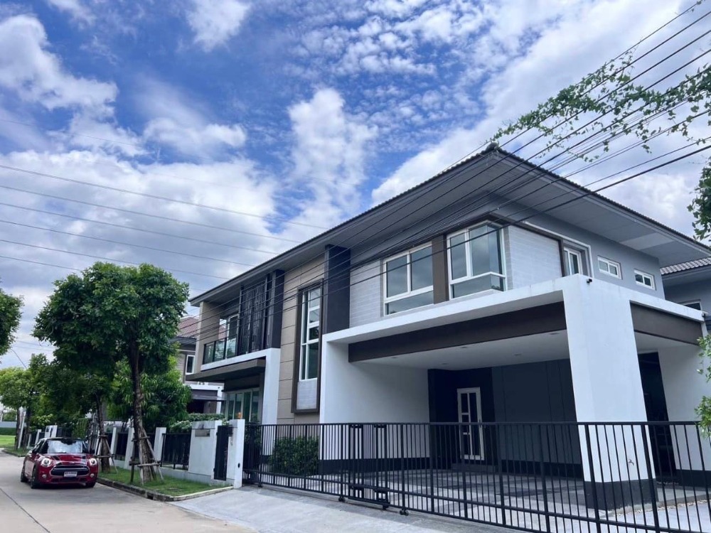 For RentHouseBangna, Bearing, Lasalle : 🔴150,000฿🔴🏘🏠 Single house, Latdarom Bangna ✅ Beautiful house, good location, near shopping malls 🎉🎉 Happy to serve 🙏 Interested, please contact 𝙇𝙄𝙉𝙀 (very fast response): 📱 Property code 6711-2504 📱: Line ID: @bbcondo88