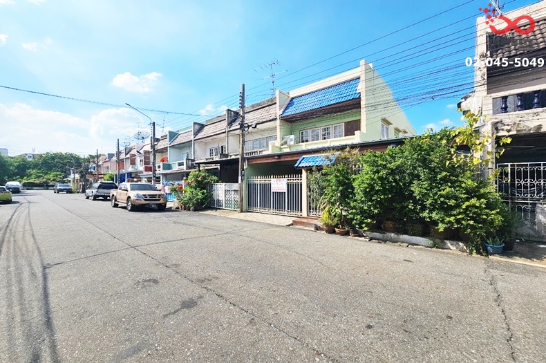 For SaleTownhouseLadprao101, Happy Land, The Mall Bang Kapi : Townhouse for sale, 2 floors, 49 square wah, Khlong Chan Villa 2 Village, Soi Nawamin 149, Nawamin Road