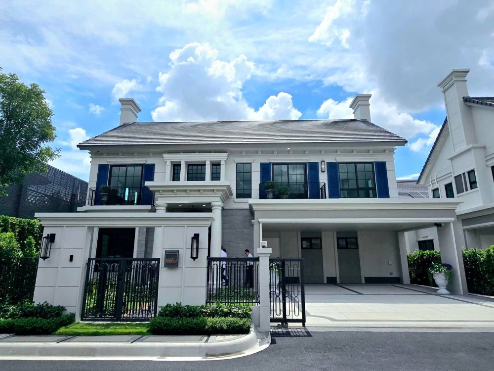 For SaleHousePattanakan, Srinakarin : ❖ Type L330 ❖ 2 Storey Single house 86.20 sq.w., 330.00 sq.m. | 5 bedrooms, 5 bathrooms | Near Little Walk Krungthep Kreetha 6 mins., Market Place Krungthep Kreetha 9 mins., Brighton College International School 11 mins.